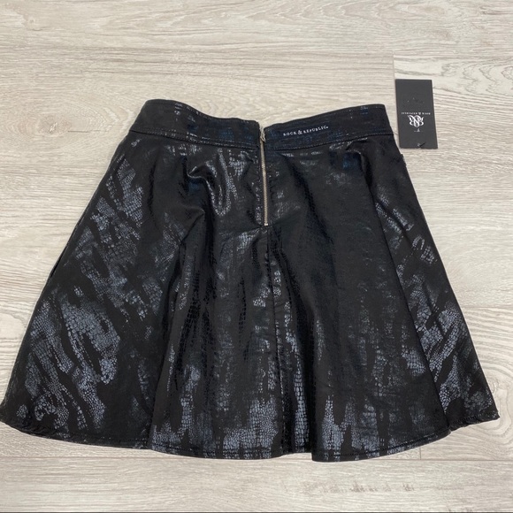 Rock & Republic Black Mamba Snakeskin Skirt Size 6 - Picture 14 of 14